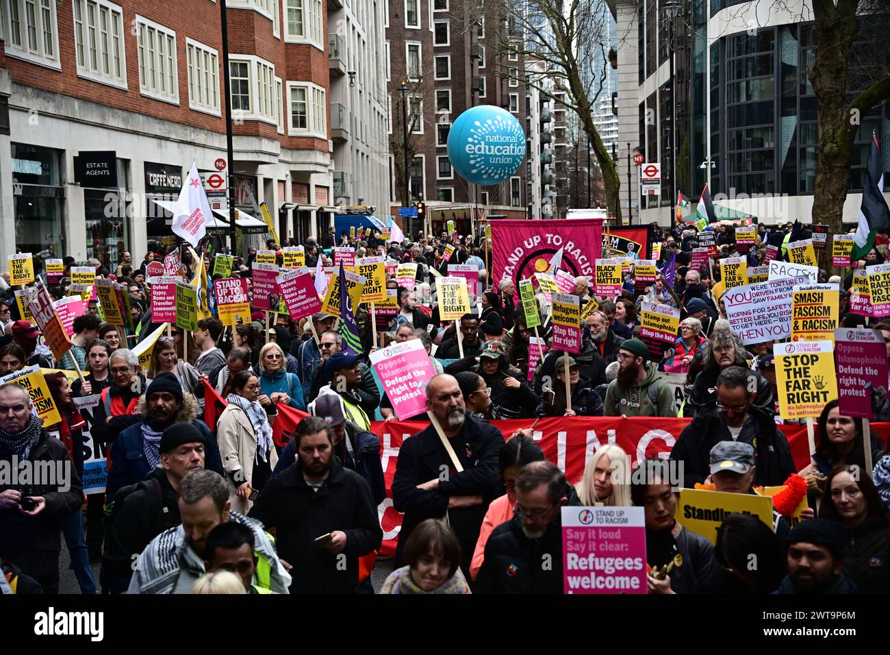Londra, Regno Unito, 16 marzo 2024. Protesta di Londra e marcia in occasione della giornata delle Nazioni Unite contro il razzismo con marce organizzate da Stand Up to Racism e sostenute dal TUC, dai sindacati e dalle campagne a Londra, Glasgow e Cardiff. Fermare l'islamofobia e l'antisemitismo. Dimostrate contro i gruppi di estrema destra "fermare l'islamofobia, fermare la sinofobia e l'antisemitismo”. I rifugiati sono i benvenuti, ferma il Ruanda. Restaurato il laburista Diane Abbott. Razzista Tories Out, raduno fuori Home Office, marcia verso Downing Street per una festa di strada a Londra, Regno Unito. Credito: Vedi li/Picture Capital/Alamy Live News Foto Stock
