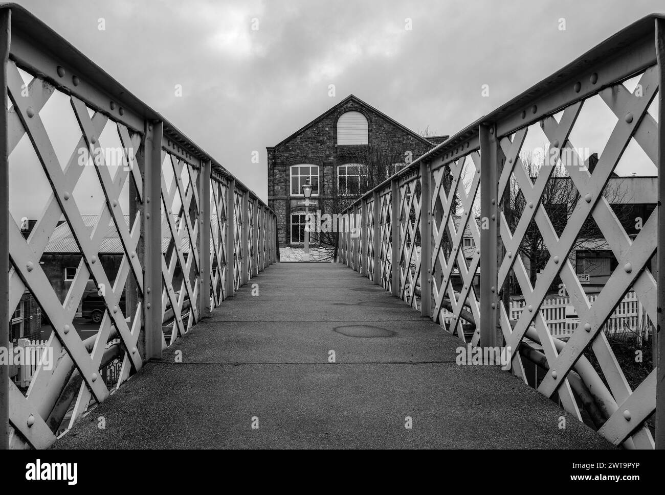 Ponte pedonale di Redruth Station Foto Stock