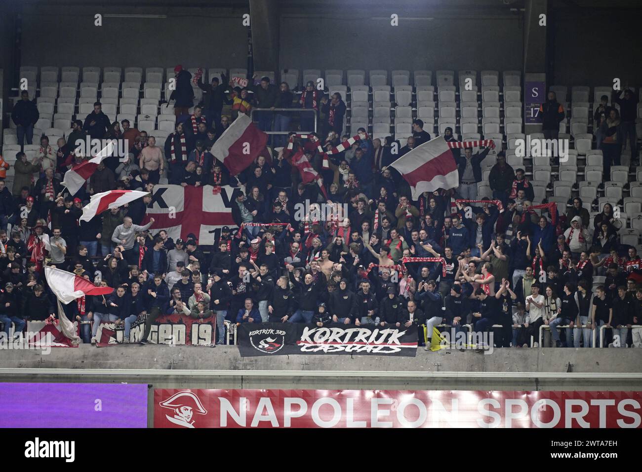 Bruxelles, Belgio. 16 marzo 2024. I tifosi di Kortrijk nella foto durante una partita di calcio tra RSC Anderlecht e KV Kortrijk, sabato 16 marzo 2024 a Bruxelles, l'ultimo giorno (30/30) della prima divisione del campionato belga 'Jupiler Pro League' 2023-2024. BELGA PHOTO LAURIE DIEFFEMBACQ credito: Belga News Agency/Alamy Live News Foto Stock