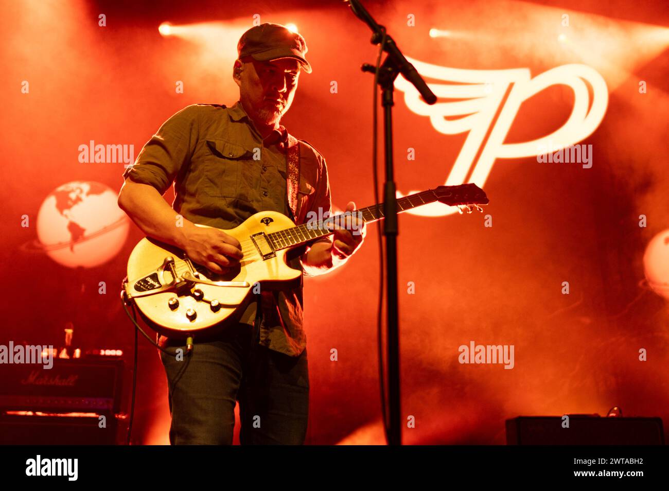 Londra, Regno Unito. 16 marzo 2024. Joey Santiago dei Pixies in concerto all'O2 Kentish Town, Londra. Crediti: John Barry/Alamy Live News Foto Stock
