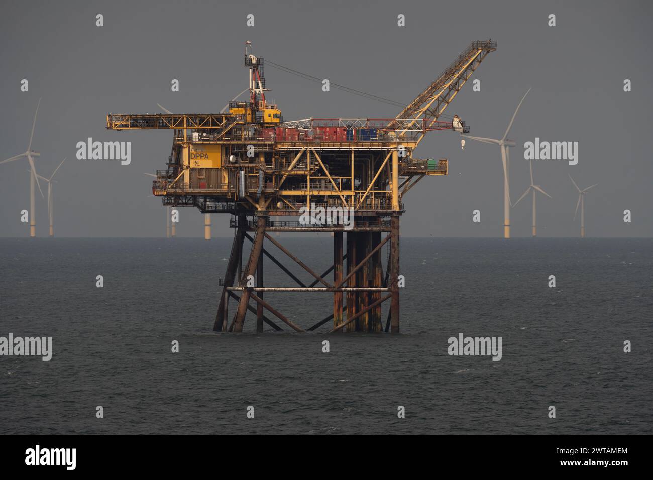 Morecambe North DPPA Offshore gas Production Platform, al largo della costa del Lancashire, Regno Unito Foto Stock