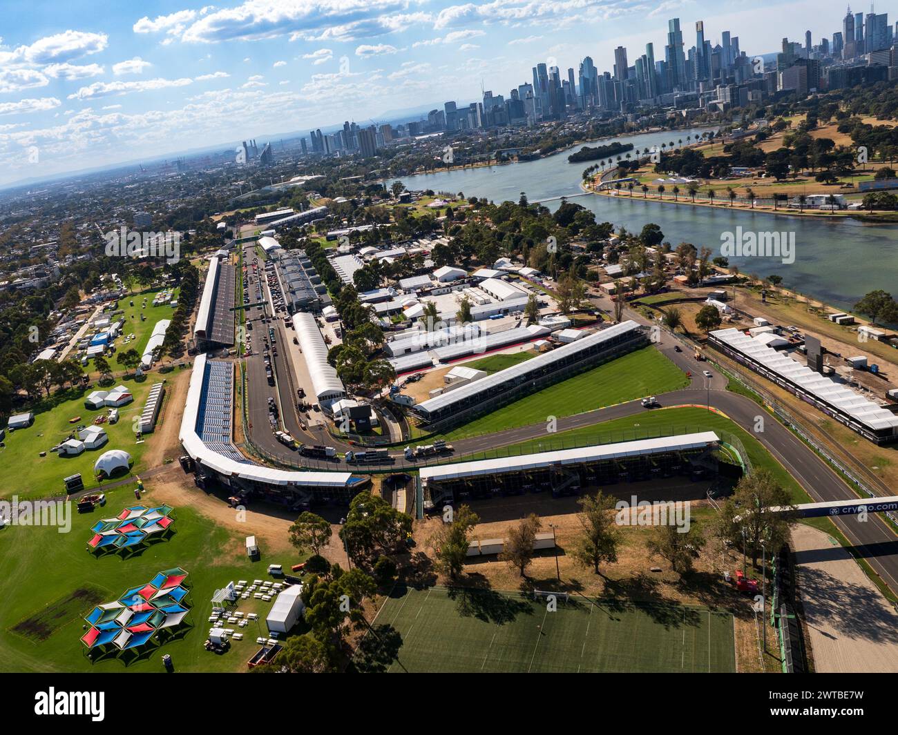 Albert Park Grand Prix Circuit, 16 marzo 2024: Una vista generale dei preparativi della pista di Albert Park in vista del Gran Premio di Formula 1 australiano durante il Gran Premio di Formula 1 australiano 2024. Corleve/Alamy Live News Foto Stock