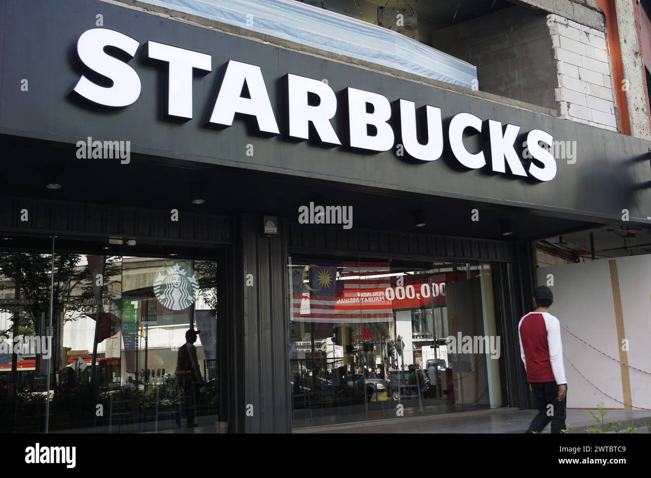 Un famoso caffè Starbucks a Kuala Lumpur, Malesia Foto Stock