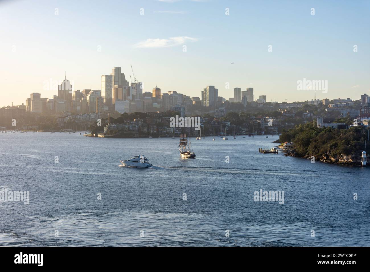 Quartiere finanziario di Sydney nord dal porto di Sydney, Sydney, New South Wales, Australia Foto Stock