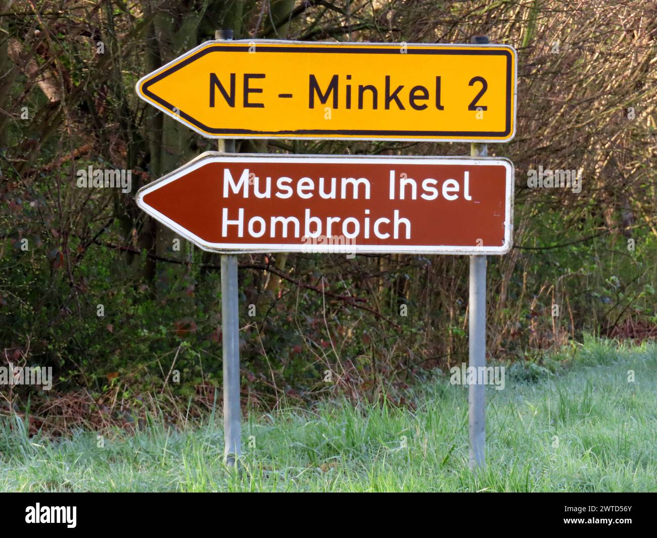 Zwei Hinweisschilder mit unterschiedlicher Bedeuung Hinweisschilder ...