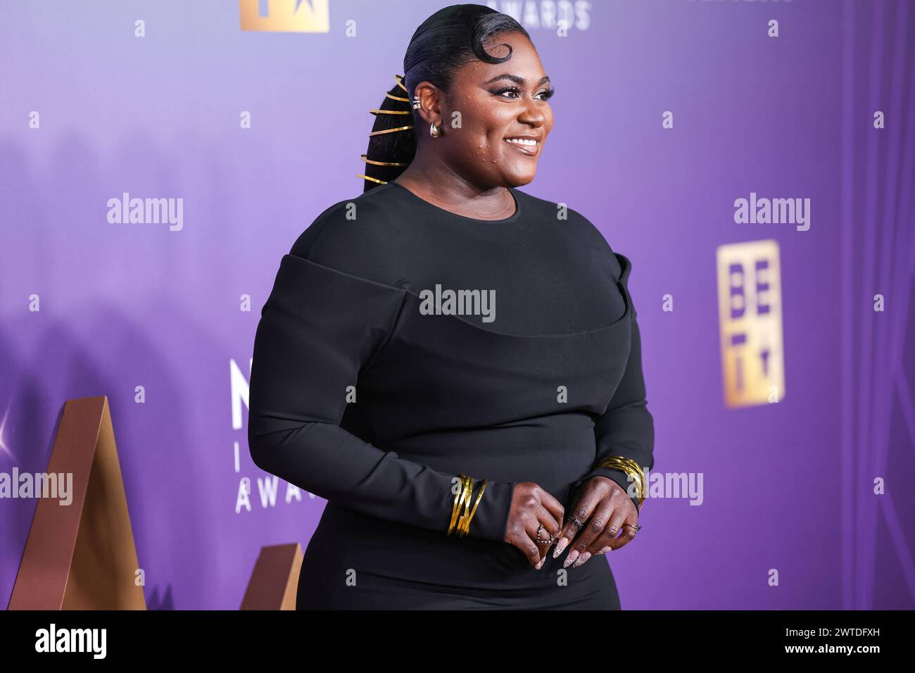 LOS ANGELES, CALIFORNIA, Stati Uniti d'America - 16 MARZO: Danielle Brooks arriva al 55° NAACP Image Awards annuale tenutosi presso lo Shrine Auditorium e Expo Hall il 16 marzo 2024 a Los Angeles, California, Stati Uniti. (Foto di Xavier Collin/Image Press Agency) Foto Stock