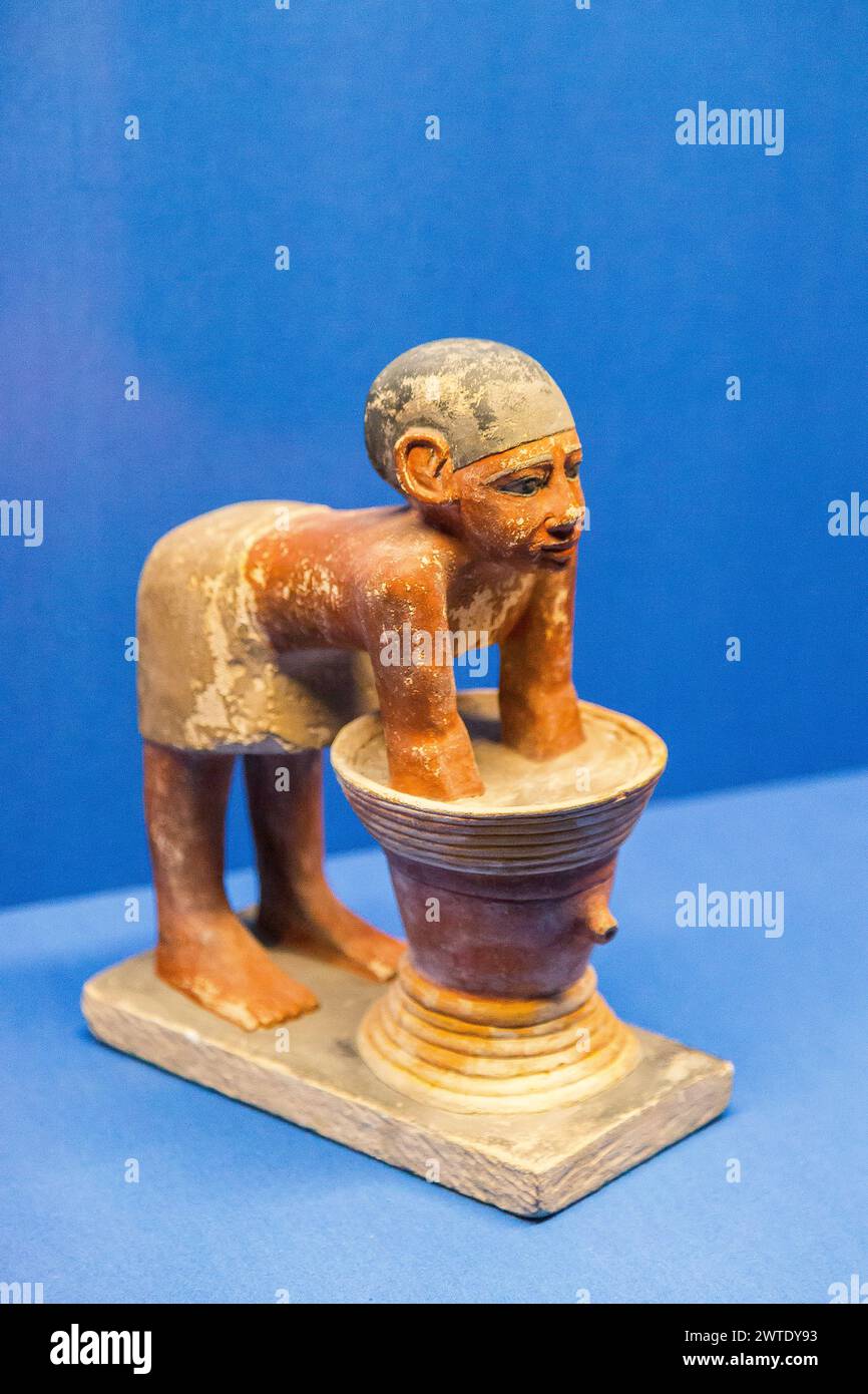 Museo Egizio del Cairo, statuetta modello di un birraio maschio. Foto Stock