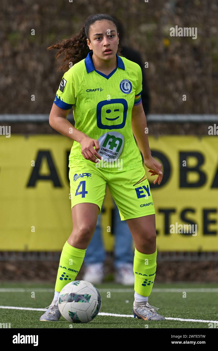 Aalter, Belgio. 16 marzo 2024. Nia Elyn (4) di AA Gent nella foto durante una partita di calcio femminile tra Club Brugge Dames YLA e AA Gent Ladies nella semifinale della stagione 2023 - 2024 dell'edizione belga della Coppa delle donne, domenica 16 marzo 2024 ad Aalter, BELGIO. Crediti: Sportpix/Alamy Live News Foto Stock