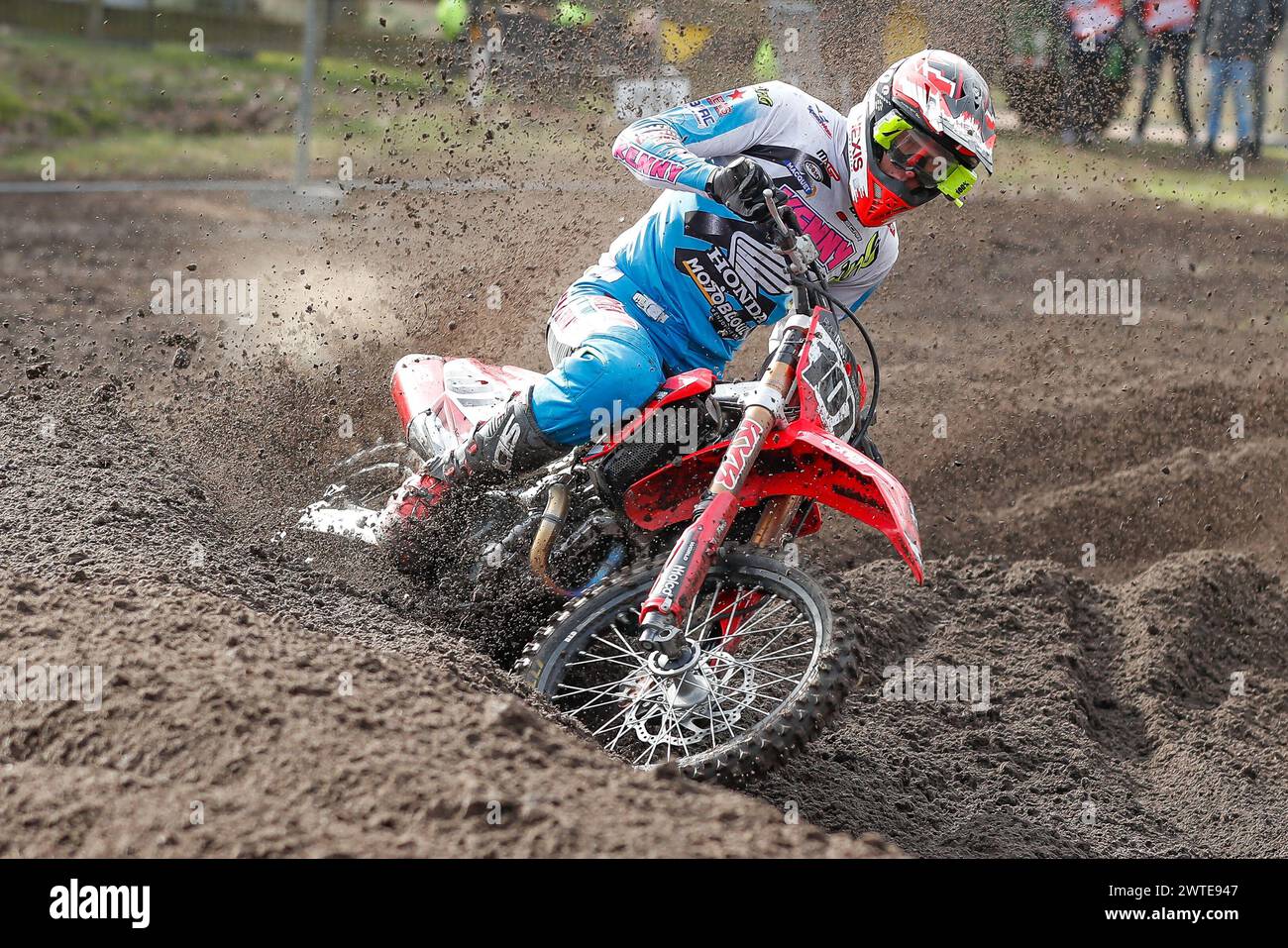 HARFSEN, PAESI BASSI - 17 MARZO: Lars van Berkel NED durante il parctice libero e a tempo libero sul primo round dei Masters olandesi di Motocross 2024 su Circ Foto Stock