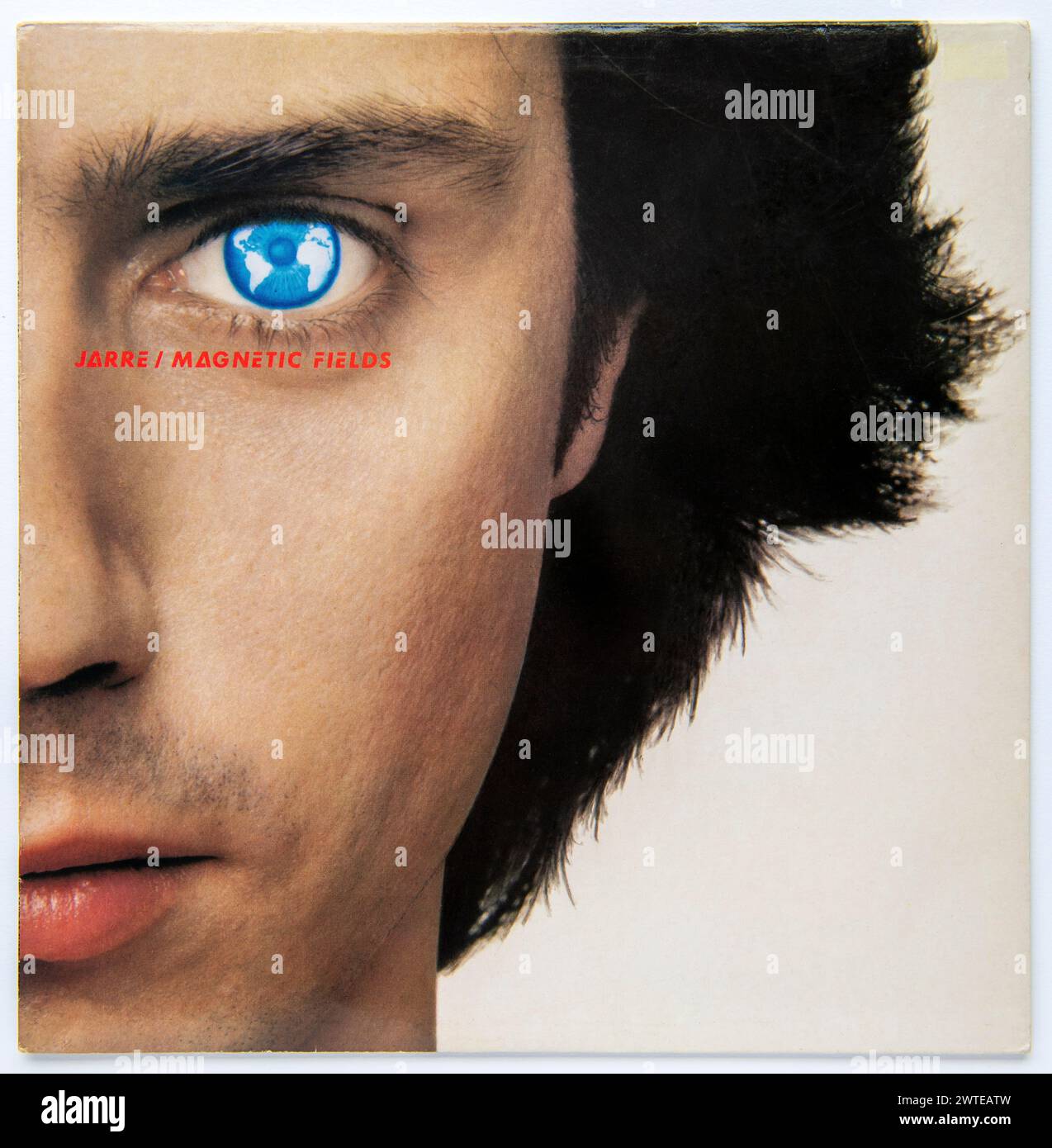 LP Cover of Magnetic Fields, il quinto album in studio di Jean-Michel Jarre, pubblicato nel 1981 Foto Stock