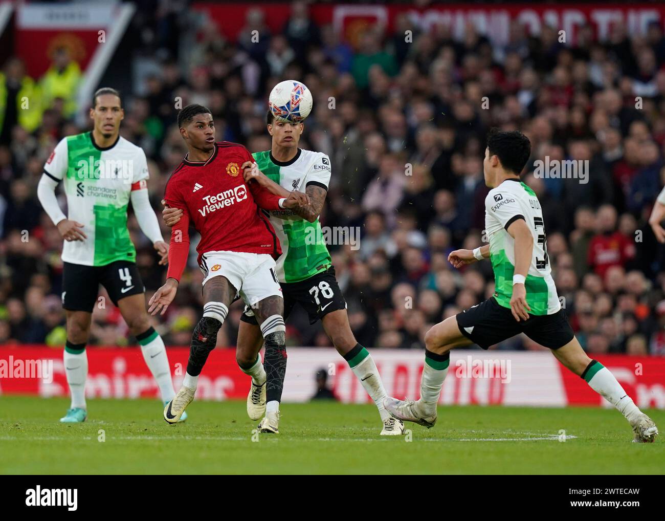 Manchester, Regno Unito. 17 marzo 2024. Marcus Rashford del Manchester United si arrabbia con Jarell Quansah del Liverpool durante i quarti di finale di fa Cup all'Old Trafford, Manchester. Foto: Andrew Yates/Sportimage credito: Sportimage Ltd/Alamy Live News Foto Stock