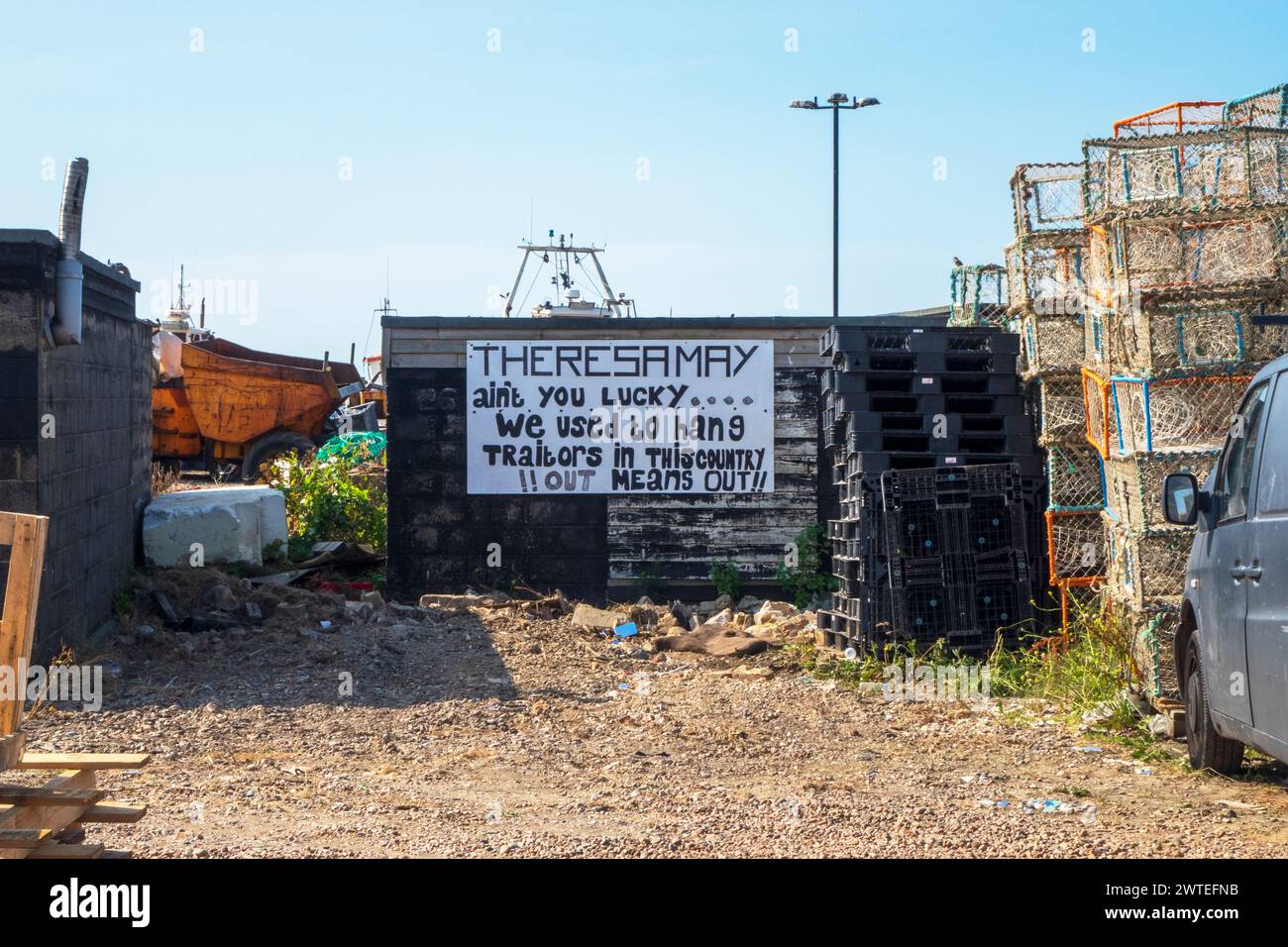 Hastings Fishermen's Comments about Theresa May and Her Brexit Fishing Deal, luglio 2018, Regno Unito Foto Stock