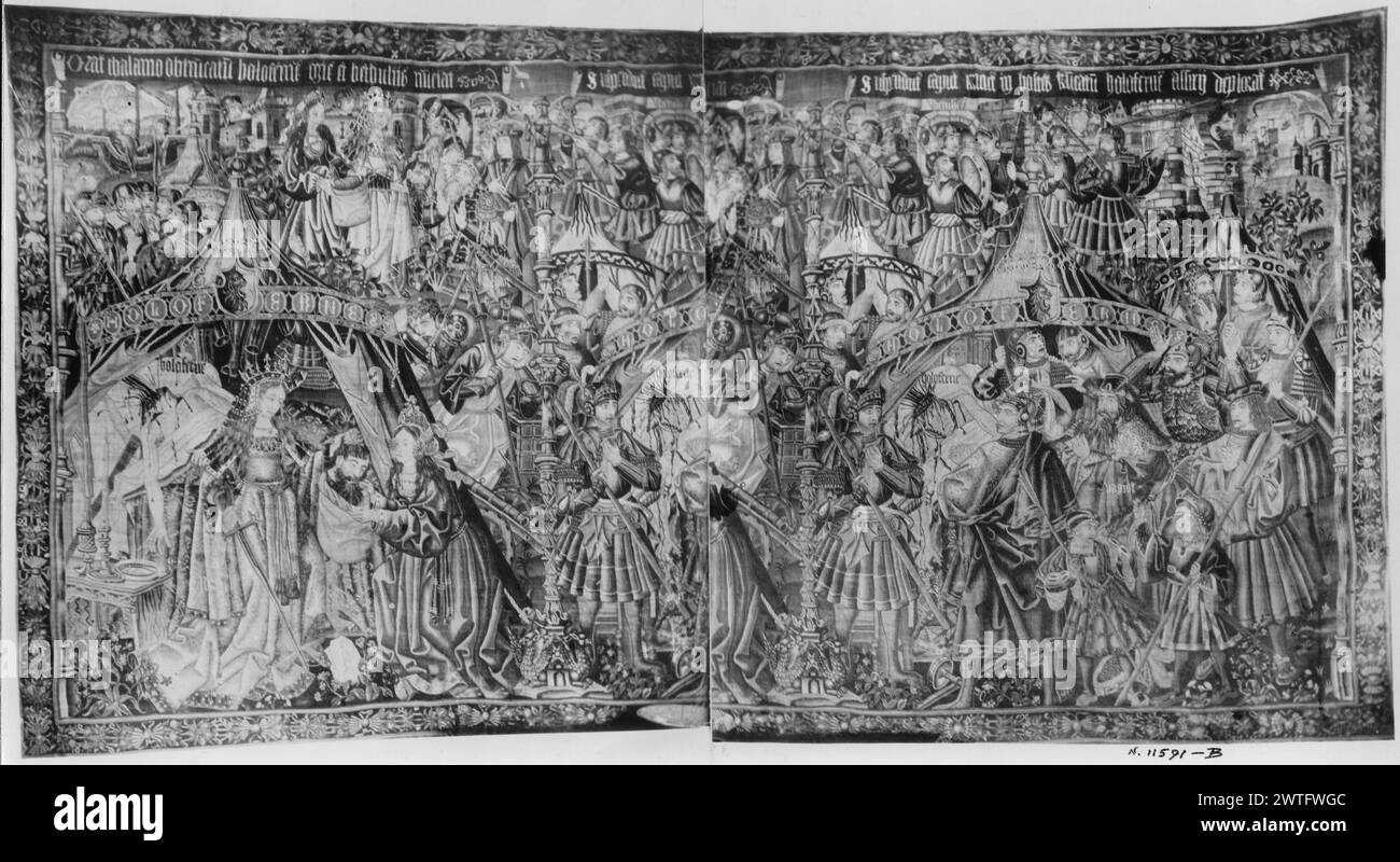 Judith e Holofernes. Sconosciuto c. 1480-1500 arazzi dimensioni: A 4,18 x L 6,17 m. arazzi materiali/tecniche: Sconosciuta Cultura: Paesi Bassi meridionali storia di proprietà: French & Co Italia, Lazio, Roma, Palazzo Venezia. Iscrizioni: Iscrizione in alto, a sinistra: Orat thalamo obtruncatum holoferem ozie et bethuliis nunciat iscrizioni: Iscrizione in alto, a destra: Suspendunt caput irruunt in hostes truncatum holofernem assirii deplorante Giuditta e il suo assistente nel campo di Holoferne, Giuditta e il suo servitore hanno messo la testa di Holoferne nel sacco (L, in primo piano); Achior si inginocchia davanti a Judith (L del centro, Foto Stock