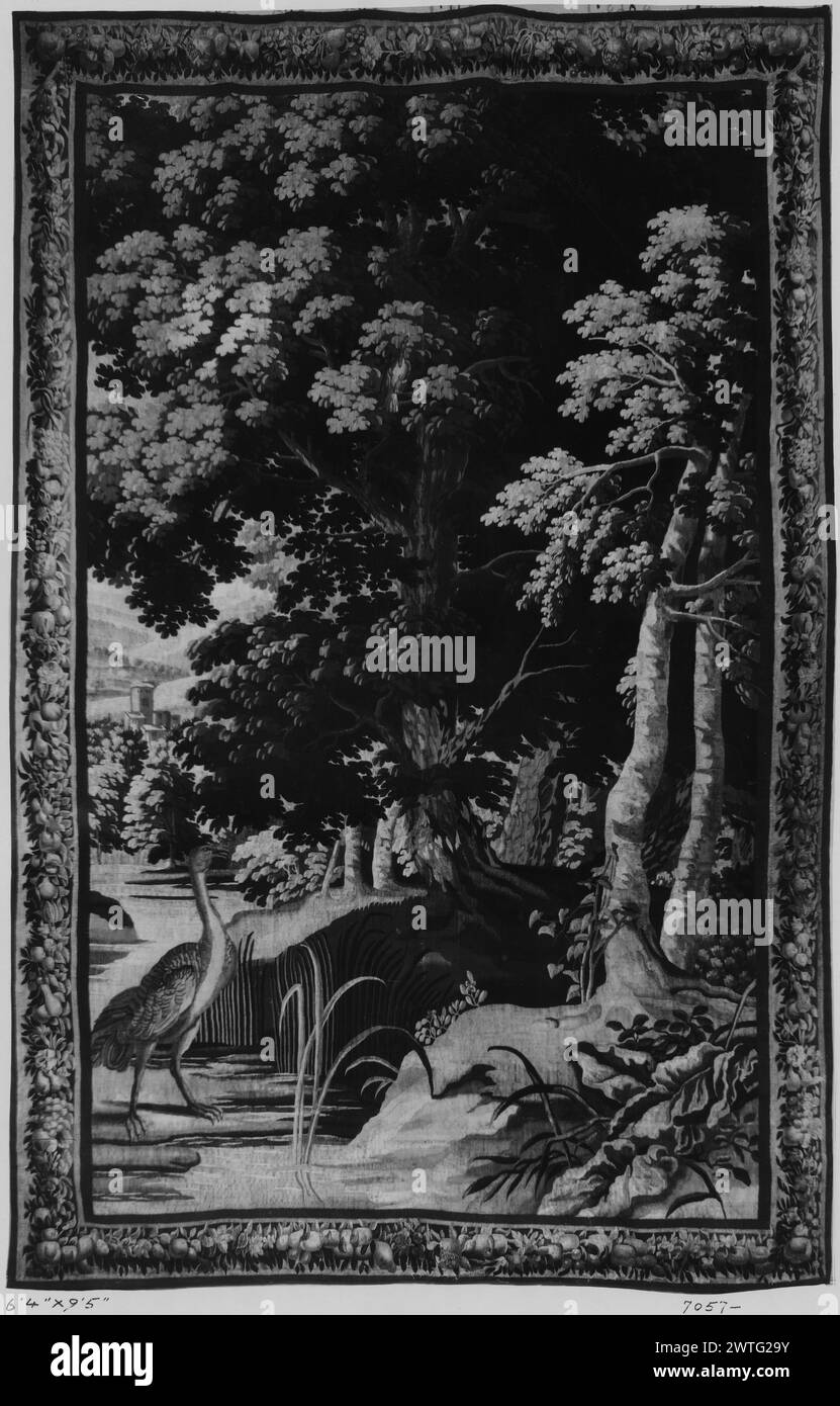 Paesaggio con uccelli e edifici in lontananza. Sconosciuto c. 1675-1725 arazzi dimensioni: H 9'5' x W 6'4' arazzo materiali/tecniche: Sconosciuto Cultura: Flemish Weaving Center: Sconosciuto storia di proprietà: French & Co. Acquistato da Shelton Martin, fatturato 7/12/1923; venduto a H. A. Hatry 3/31/1924. Foto Stock