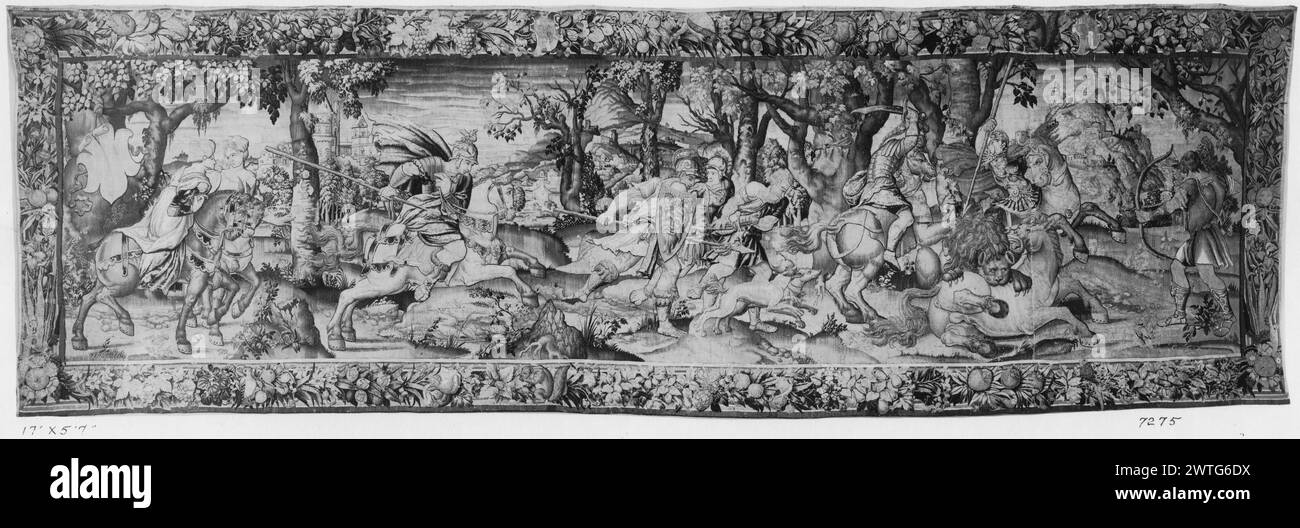 Guerrieri romani a caccia di leoni. Sconosciuto c. 1550-1575 arazzi dimensioni: H 5'7' x W 17' arazzi materiali/tecniche: Sconosciuta Cultura: Flemish Weaving Center: Bruxelles storia della proprietà: French & Co I soldati romani a piedi e a cavallo si radunano intorno al leone che sta attaccando il cavallo (primo piano), il paesaggio montuoso, il paesaggio urbano (sfondo) (BRD) fiori, frutta e verdura nessun foglio di bestiame francese & Co. In archivio, nessun numero di stock Foto Stock