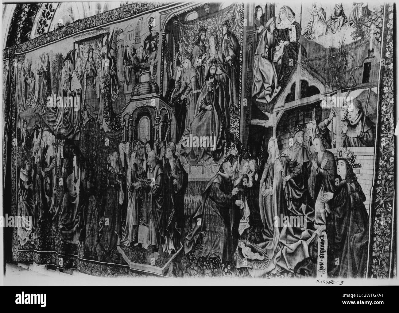 Cristo nasce come Redentore dell'uomo. Sconosciuto c. 1500-1520 arazzi dimensioni: H 13'3' x W 26' arazzi materiali/tecniche: Lana (ordito: 15-18/poll.; 6-7 cm); lana e seta (trama) Cultura: Paesi Bassi meridionali storia di proprietà: Juan Rodríguez de Fonsca coll., vescovo di Burgos (acquisto totale di 8 arazzi tra il 1519 e il 1524); lasciato in eredità alla Cattedrale di Burgos nel 1526. Cattedrale di Burgos coll.; venduta nel 1926. French & Co. Ha acquistato da Mr. R. [Raimundo] Ruiz, fatturato 5/7/1931; venduto al Metropolitan Museum of Art 2/4/1938. Stati Uniti, New York, New York, Metropolitan Museum of Art, accno Foto Stock