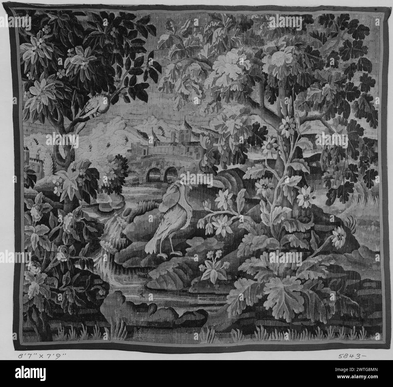 Paesaggio con uccelli. Sconosciuto c. 1700-1740 arazzi dimensioni: H 7'9' x W 8'7' arazzo materiali/tecniche: Sconosciuto Cultura: Francese tessitura Centro: Aubusson Proprietà storia: French & Co. Grande uccello tra piante in fiore, alberi e fiume attraversato da un ponte con 3 archi; città sullo sfondo e colline nei confini lontani mancanti. Nessun foglio di stock francese & Co. In archivio, nessun numero di stock Foto Stock