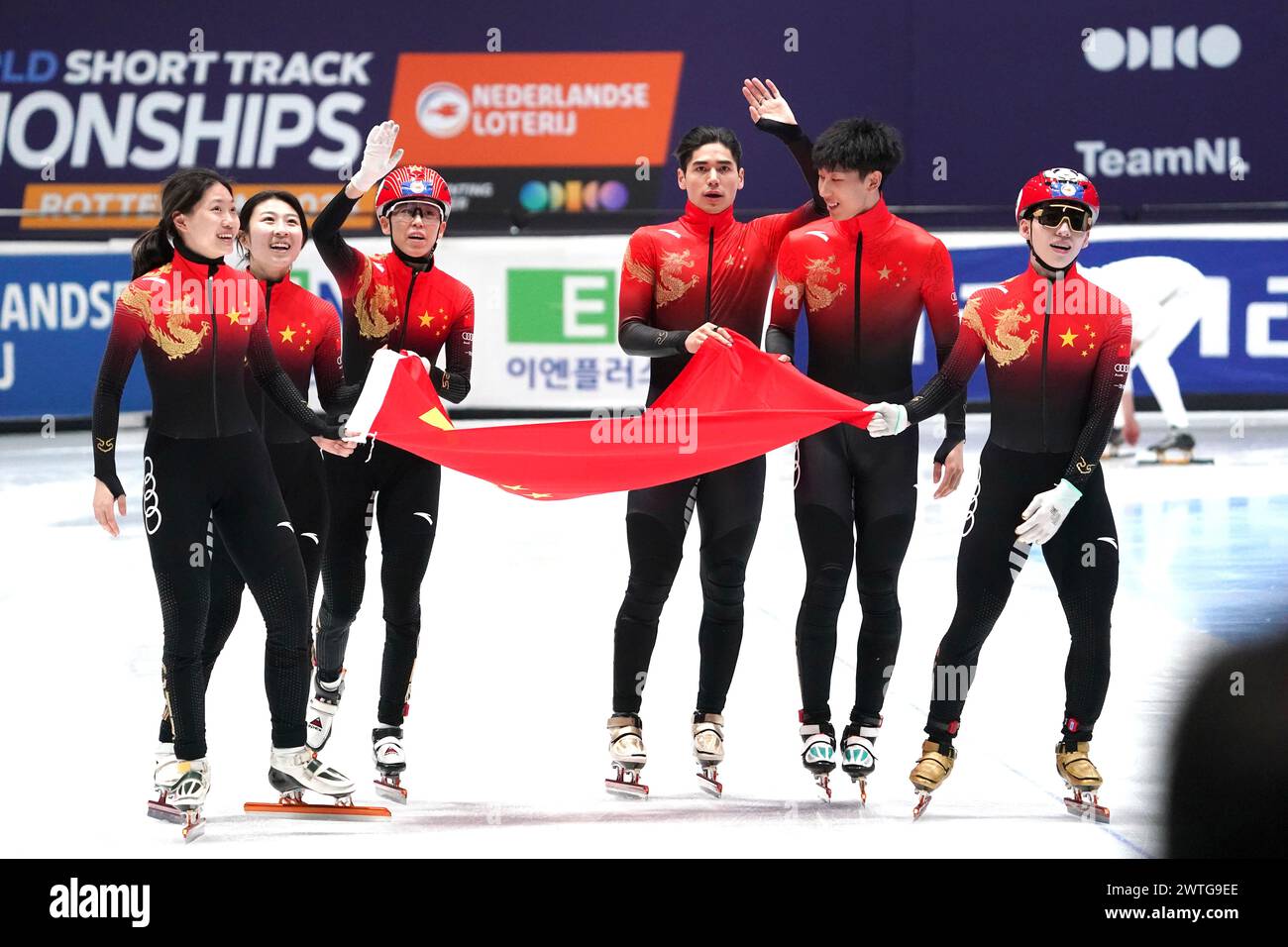 De Chinese Mix Relay ploeg heeft de overwinning behaald durante i Campionati mondiali ISU Short Track 2024 il 17 marzo 2024 ad Ahoy, Rotterdam, Paesi Bassi crediti: SCS/Soenar Chamid/AFLO/Alamy Live News Foto Stock