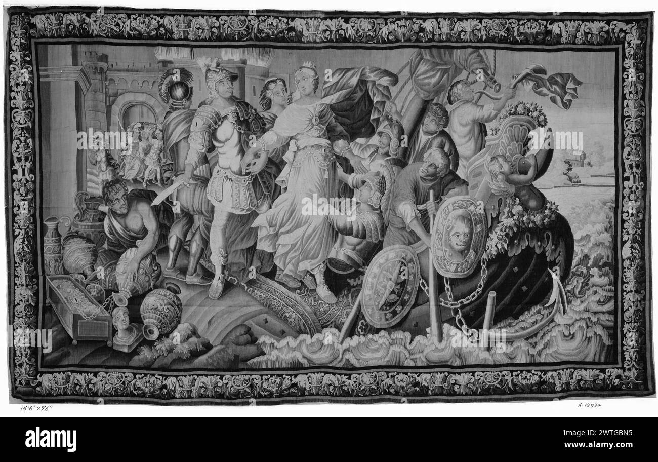 Fall of Troy: Helen si imbarca sulla nave per tornare a Sparta. Sconosciuto c. 1675-1700 arazzi dimensioni: H 9'6' x W 15'6' arazzo materiali/tecniche: Sconosciuto Cultura: Francese tessitura Centro: Aubusson storia di proprietà: French & Co. Ricevuto da Raymond Luber, n.d.; restituito il 18/2/1957. Helen aiutò a bordo della nave greca in partenza per Sparta, come uomo (Parigi ?) Con il pugnale e tenendo la mano dice il suo addio; l'uomo che raccoglie tesori saccheggiati (L) e un altro che suona il corno alla prua della nave (R); la città brucia e i soldati che scendono fuori dalle mura della città in background (L) (BRD) foglie di acanto supportate Foto Stock
