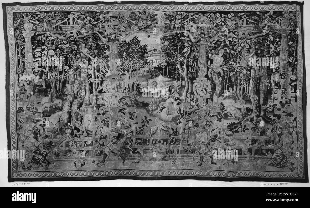 Pergola, con Ercole che soffocano leone neemano nel parco giochi. Sconosciuto c. 1580 arazzi dimensioni: H 8'10' x W 15'6' arazzo materiali/tecniche: Sconosciuta Cultura: Fiamminga tessitura Centro: Sconosciuta Proprietà storia: Palazzo Davanzati, Firenze. French & Co. Ha acquistato dall'American Art Association, Anderson Galleries (New York) 4/3/1930, lotto 589 (vendita Benguiat); incluse opere dal Davanzati Palace), fatturato il 19/11/1930; venduto ad Azure International, Inc. 1/15/1960. Lavori correlati: Pannelli in serie: GCPA 0202554-0202555, 0237348-0237350 Foto Stock
