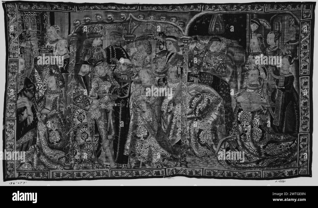 Tre scene non identificate. Sconosciuto c. 1485-1500 arazzi dimensioni: H 7'9' x W 13'6' arazzo materiali/tecniche: Sconosciuto Cultura: Paesi Bassi meridionali tessitura Centro: Sconosciuto storia di proprietà: French & Co. Ricevuta da Marlow, fatturato 5/16/1928; restituita dalla spedizione 10/15/1928. In ambiente architettonico: Re affiancato da 2 signore, con teste di 2 cavalli e forcellini di cavallo che si muovono visibili (scena a L); uomo affiancato da 2 uomini e 2 donne, con figure dietro di loro in camera con soffitto a volta (scena centrale); giovane a letto, assistito da 3 donne che suonano strumenti musicali (scena R) (BRD) Foto Stock