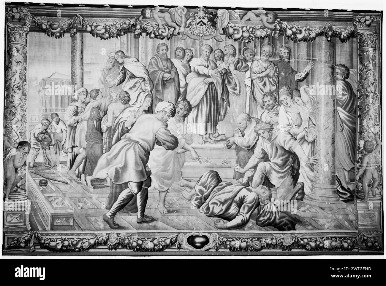 Morte di Sapphira. Raffaello (italiano, 1483-1520) (disegnato dopo) [pittore] May, Stephen de (inglese, atto. 1690-1710) (officina, attr.) [tessitore] c. 1690-1700 arazzi dimensioni: H 12'5' x W 19' arazzi materiali/tecniche: Cultura sconosciuta: English Weaving Center: London Ownership History: Made for Earls of Winchilsea & Nottingham, Burley-on-the-Hill, Rutland. Ereditato dal maggiore James Hanbury, Burley-on-the-Hill, Rutland. Capitano Bertram Currie Coll., Dingley Hall, Market Hanborough. Venduto a Christie, Manson & Woods (Londra), 3/26/1953, lotto 86. Perez, Londra (1953). French & Co., New York (19 Foto Stock