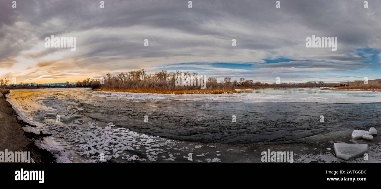 JEFFERSON RIVER E MADISON RIVER CONVERGENZA MISSOURI HEADWATERS STATE PARK A TRE FORCELLE MONTANA USA Foto Stock