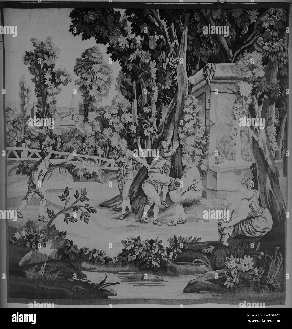 Piggy-back. Huet, Jean-Baptiste (francese, 1745-1811) (disegnato dopo) [pittore] arazzi sconosciuti dimensioni: H 7'7' x W 7'2' arazzo materiali/tecniche: Cultura sconosciuta: Centro tessitura francese: Aubusson storia della proprietà: French & Co. Ricevuto dalla signora Philip Corbin 8/6/1943; restituito 12/16/1943. In un paesaggio con alberi, fiume con ponte (L), fontana (R) e piante in fiore, un gruppo di 4 ragazzi che giocano con il maialino mentre un altro ragazzo si avvicina (L); donna seduta con il bambino in primo piano e chiesa in lontananza confini mancanti. La scena attuale fa parte di una composizione più ampia, come esemplificato nel GCPA Foto Stock