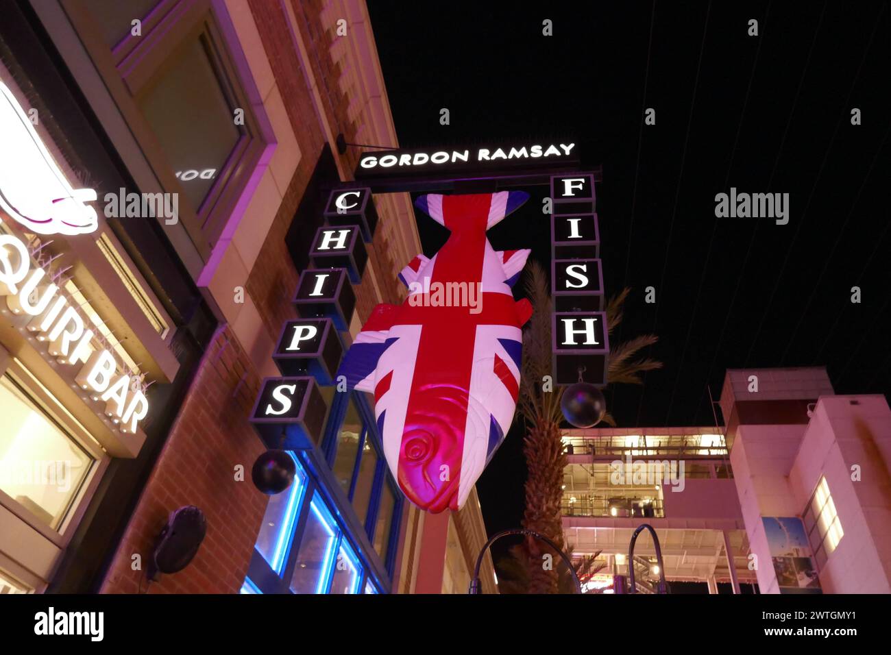 Las Vegas, Nevada, USA 7 marzo 2024 Gordon Ramsay Fish Chips Restaurant in Linq Promenade al Linq Hotel & Casino in Las Vegas Blvd il 7 marzo 2024 a Las Vegas, Nevada, USA. Foto di Barry King/Alamy Stock Photo Foto Stock