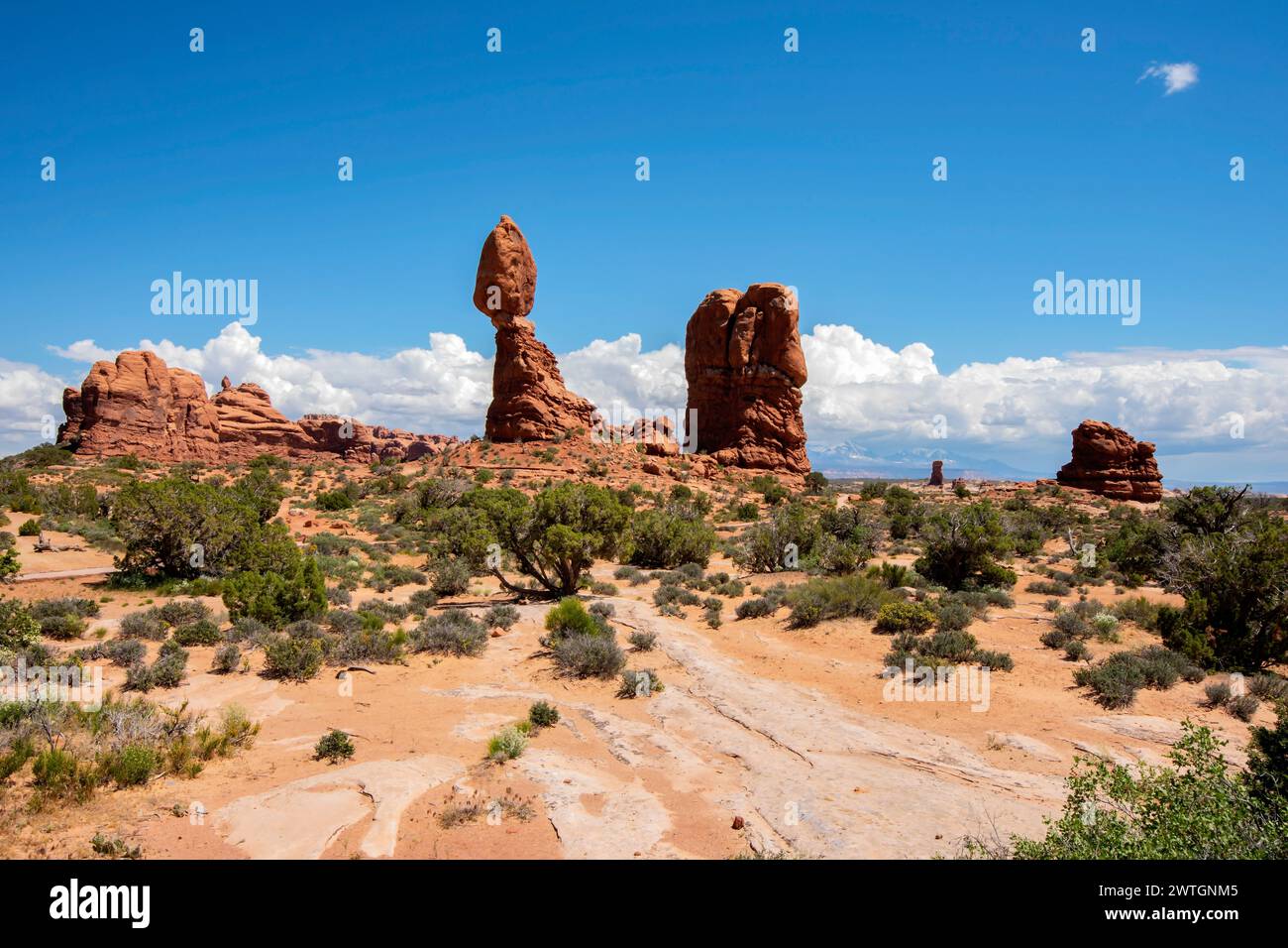 Roccia equilibrato nel Parco Nazionale di Arches Foto Stock