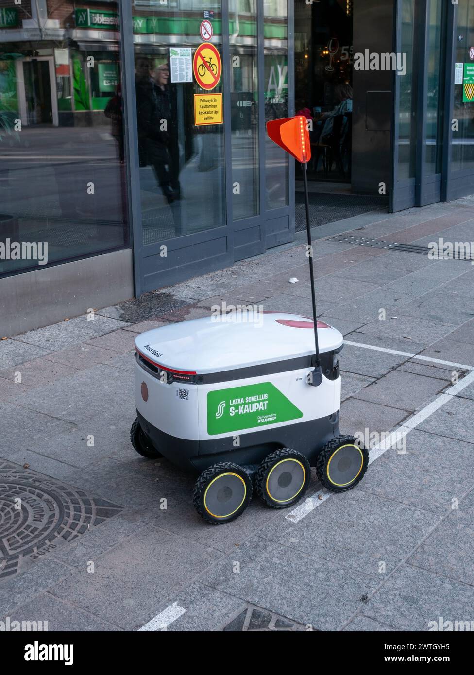 Robot di consegna autonomo, Oulu Finlandia Foto Stock