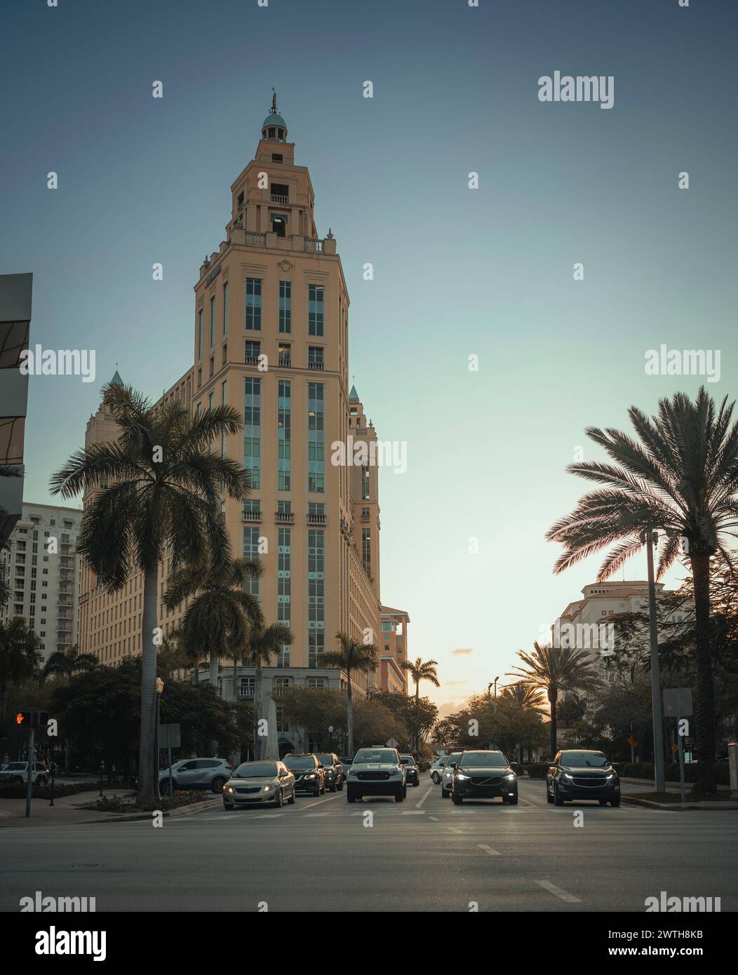traffico in centro città coral gables street Foto Stock