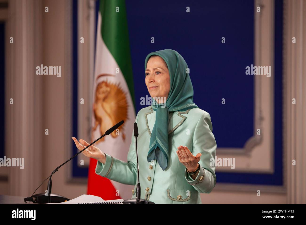 Maryam Rajavi, presidente eletto del Consiglio nazionale di resistenza dell'Iran (NCRI), intervenendo alla conferenza disse: "Come donna musulmana e con una sola voce con coloro che sostengono il vero messaggio dell'Islam, vale a dire la misericordia e la libertà, dichiaro: a nostro avviso, tutto ciò che viene eretto sulla coercizione, sulla coercizione e sull'imposizione non è l'Islam. Il messaggio unico dell’Islam è la libertà”. Nel mese sacro del Ramadan, leader musulmani di Francia, Giordania, Siria, Tunisia, Algeria, Yemen, Palestina e altre nazioni del Medio Oriente hanno partecipato ad una conferenza presso il quartier generale dell'NCRI il 16 marzo 2024, ad Auvers-sur-Oise, in Francia. Foto Stock