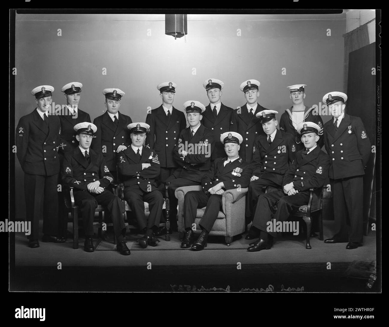 Negativi d'argento gelatina del gruppo Royal Naval Reserve, negativi in bianco e nero Foto Stock