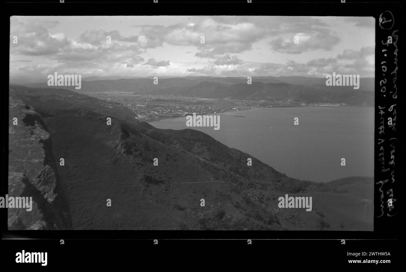 Hutt Valley da Brandon's Peak - roccia su negativi d'argento gelatina sinistra, negativi in bianco e nero Foto Stock