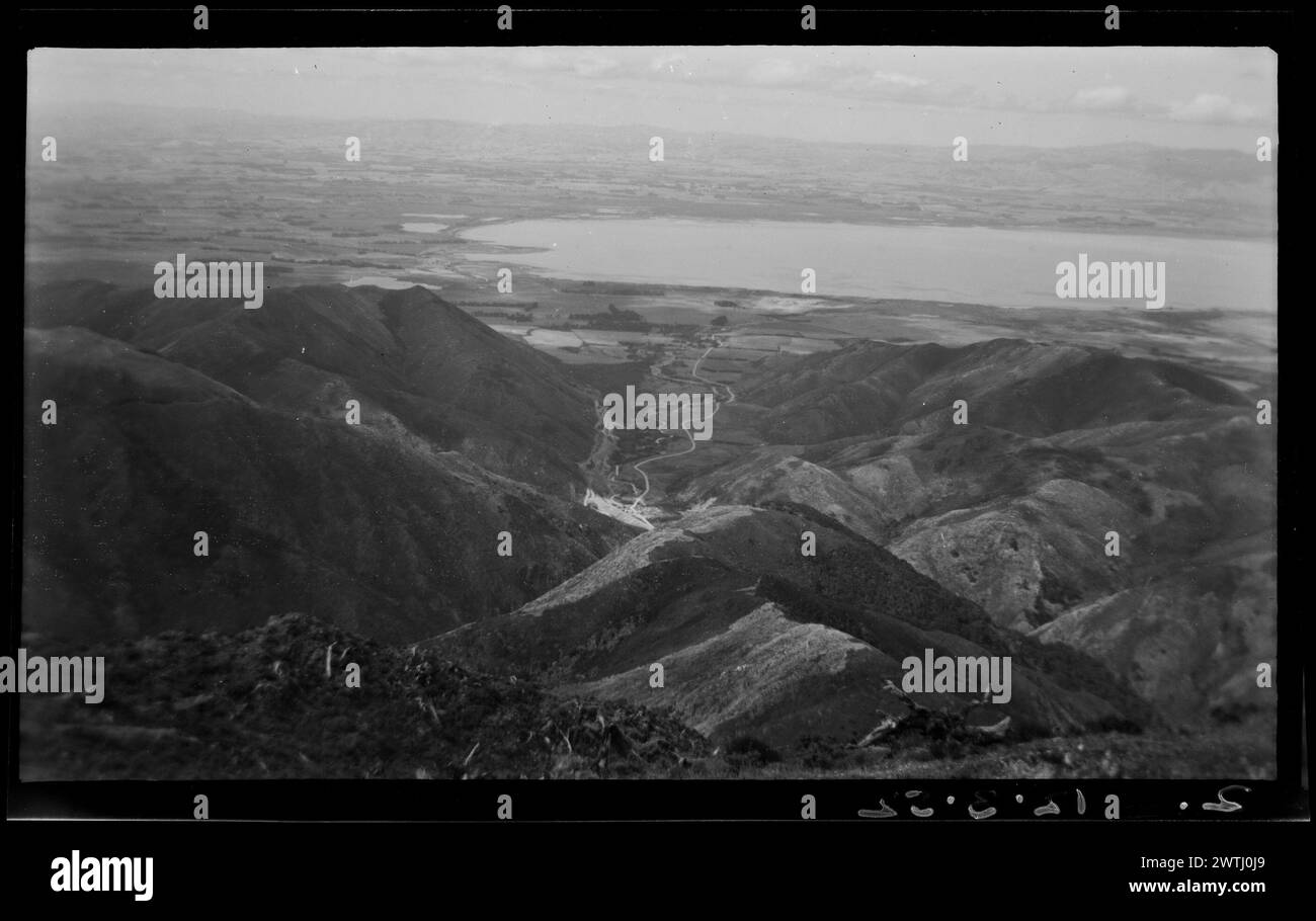 Wairarapa Valley da Rimutaka Trig gelatina negativi d'argento, negativi in bianco e nero Foto Stock