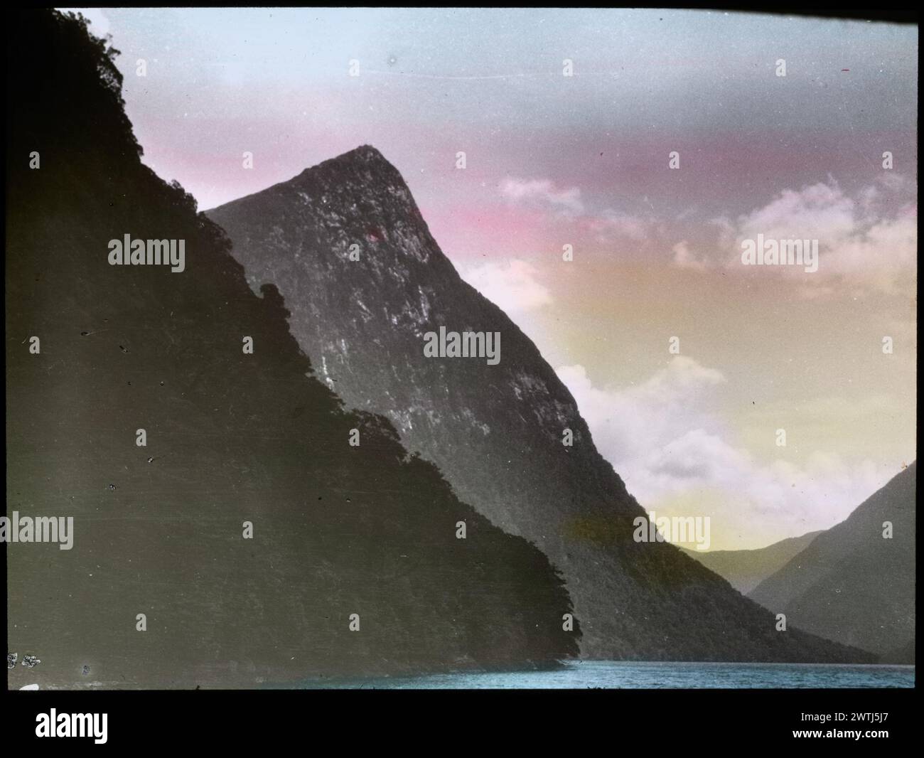 In Crooked Arm, Doubtful Sound lantern Slides, slide colorate Foto Stock