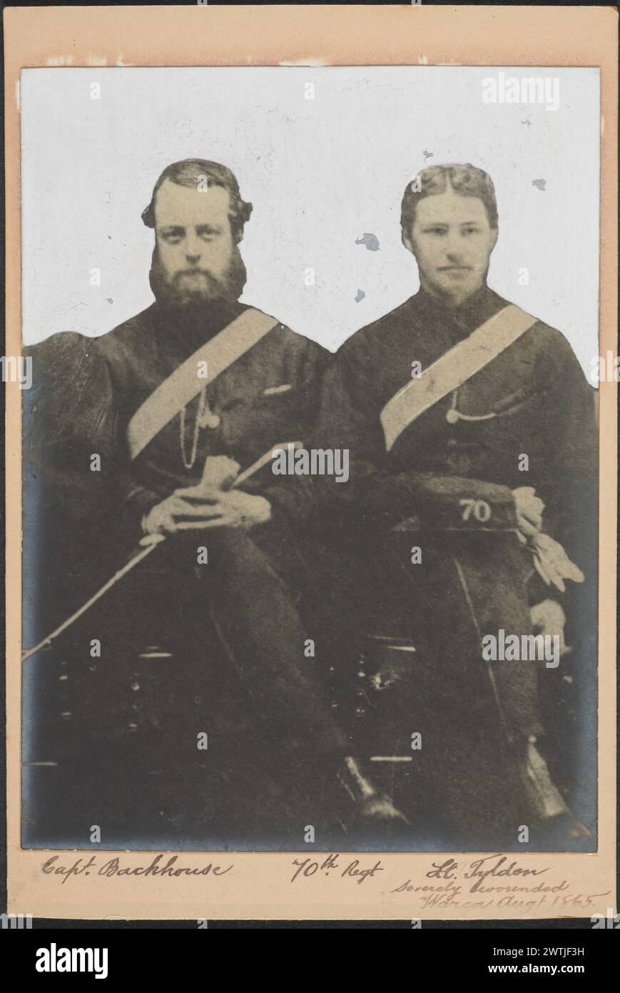 70° reg. - Capt. Backhouse & tenente Tyldon stampe in bianco e nero, fotografie di armadi Foto Stock