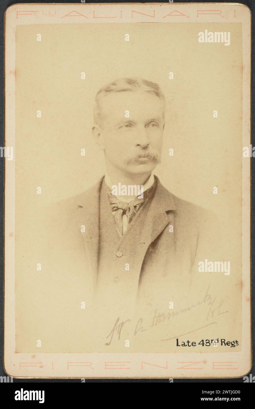 St. V. A Hammick, fine 43 Regt. fotografie di armadi, stampe di albumi, stampe in bianco e nero, ritratti Foto Stock