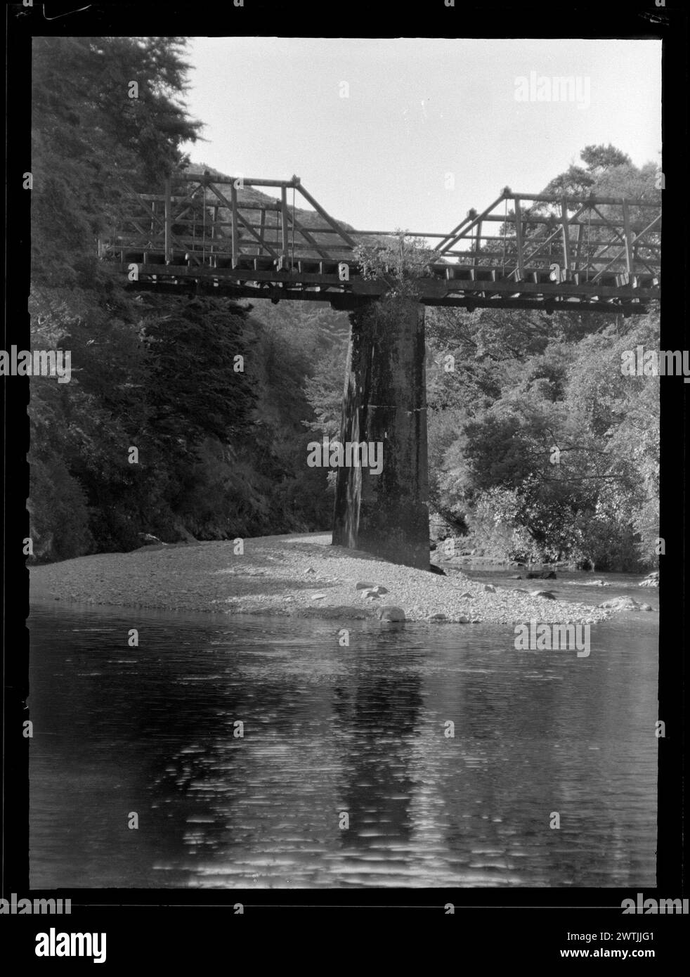 Bridge, negativi d'argento gelatina di Hutt Valley, negativi in bianco e nero Foto Stock