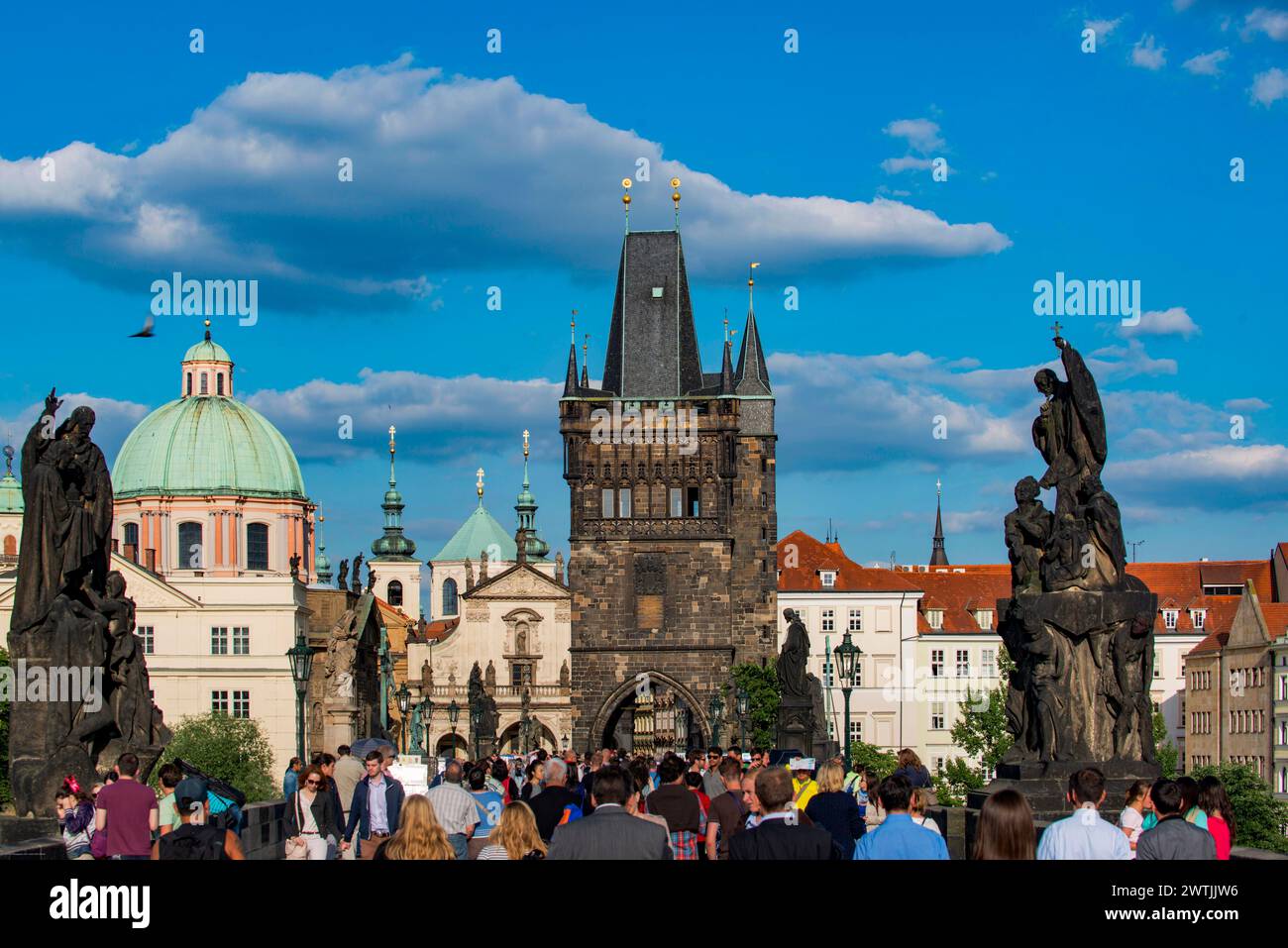 Chiesa di San Francesco, Charles Bridge, Praga, Repubblica Ceca Foto Stock