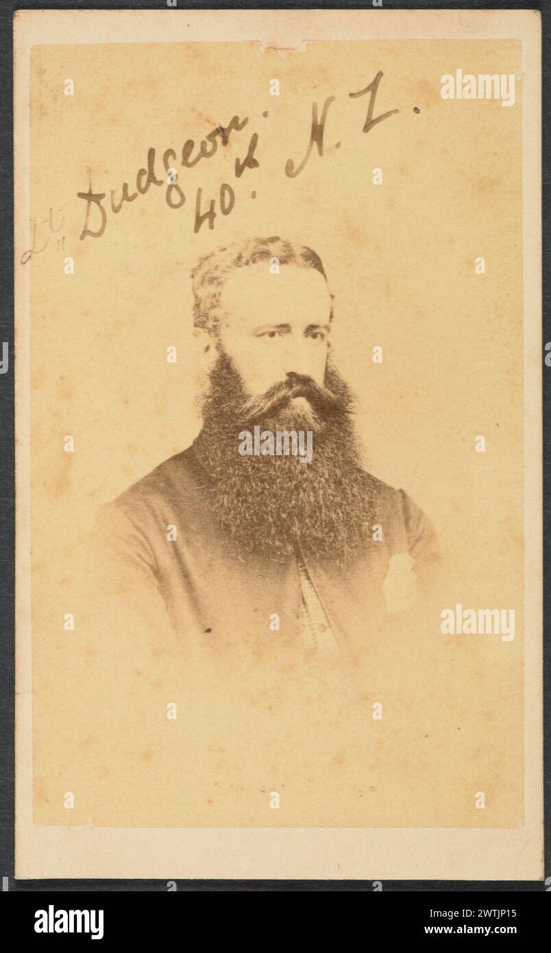Tenente Dudgeon, 40th N.Z. cartes-de-visite, stampe di albumi, stampe in bianco e nero, ritratti di studio Foto Stock