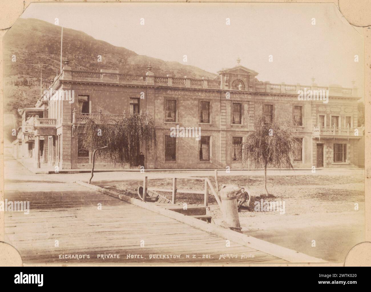 Hotel privato di Eichardt, Queenstown. Dall'album: Stampe di albume di scenari della nuova Zelanda, stampe vintage Foto Stock