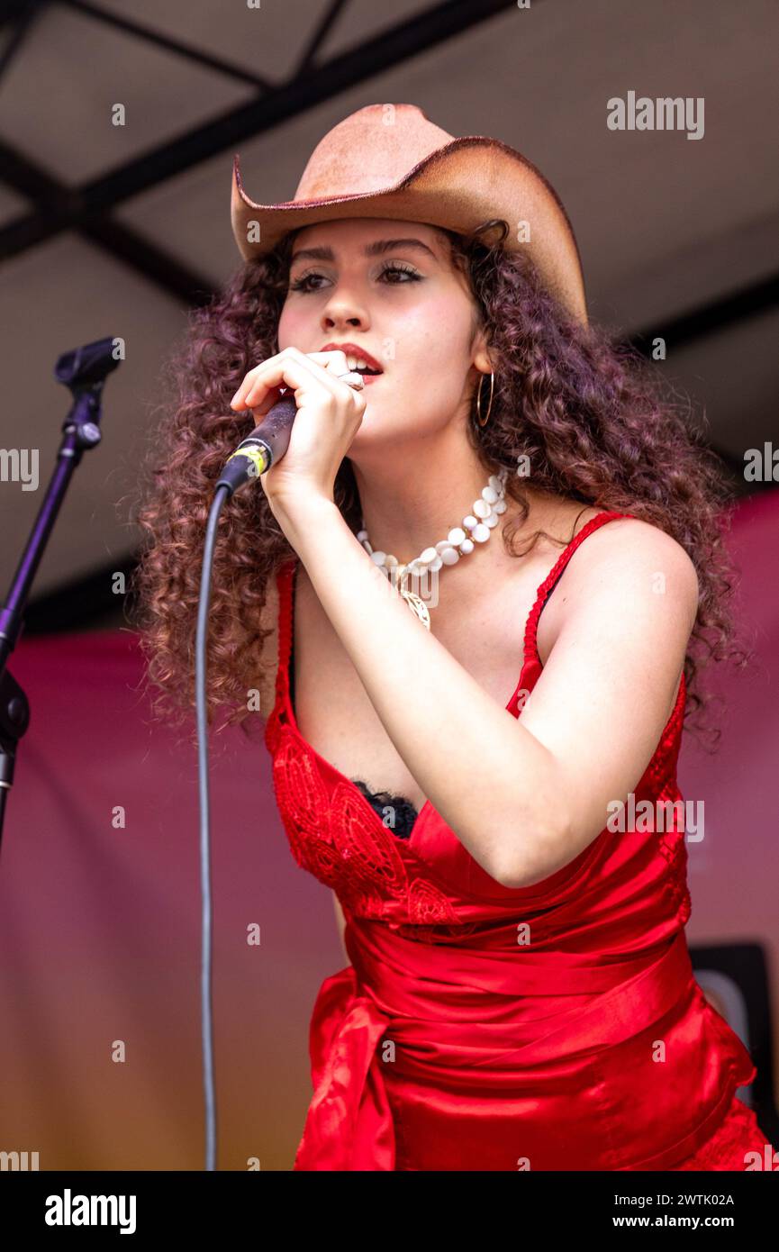 Estevie si esibisce al Flood Fest durante il SXSW di Austin, Texas, il 14 marzo 2024. (Foto di Stephanie Tacy/SIPA USA) Foto Stock