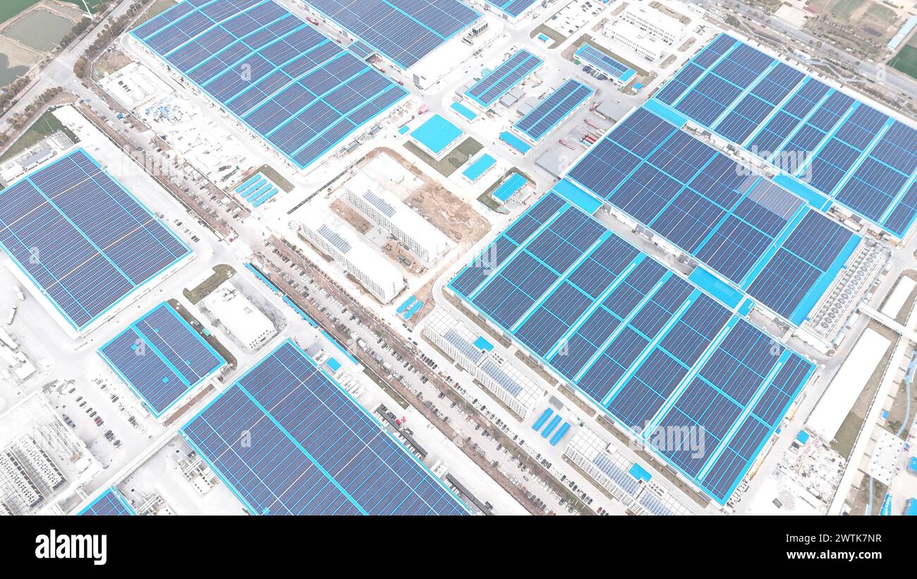 HUAI'AN, CINA - 18 MARZO 2024 - foto aerea scattata alla base di energia solare di Tianhe (fase 1 e fase 2) nella città di Huai 'an, provincia di Jiangsu, 18 marzo 20 Foto Stock