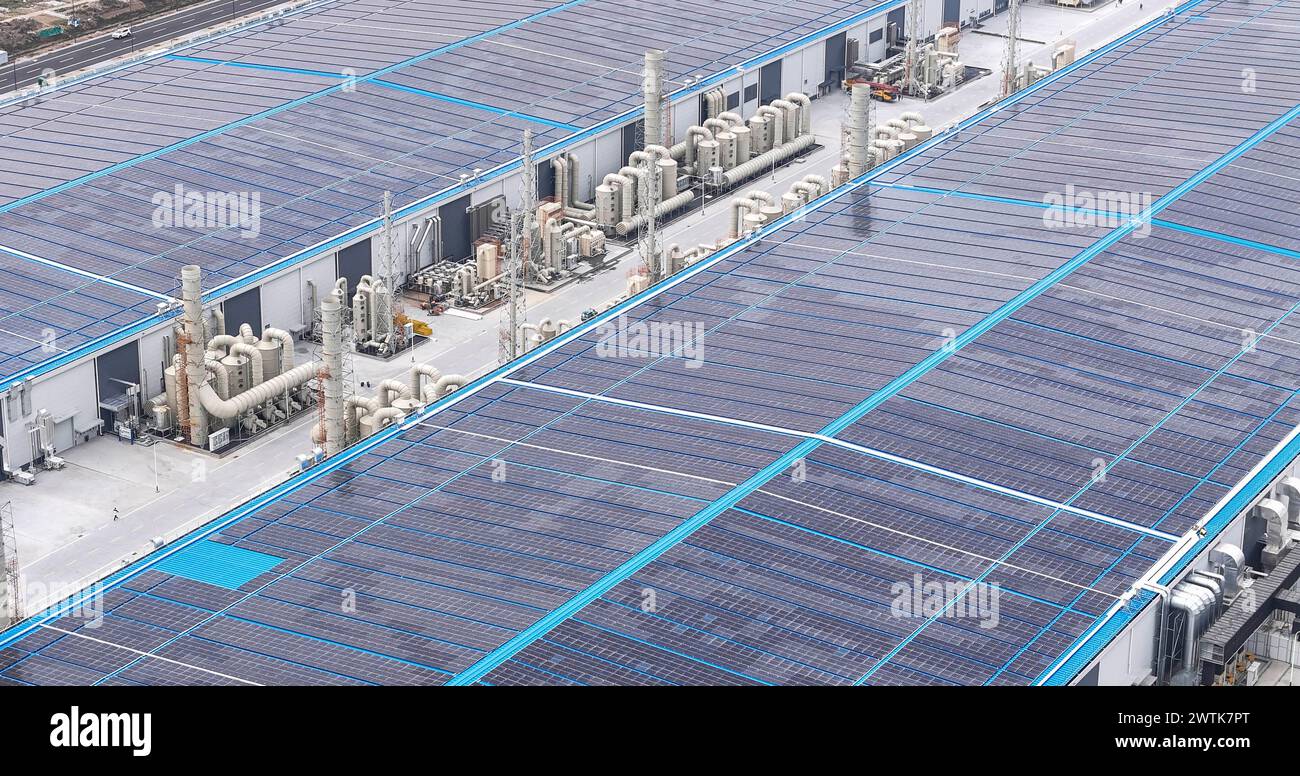 HUAI'AN, CINA - 18 MARZO 2024 - foto aerea scattata alla base di energia solare di Tianhe (fase 1 e fase 2) nella città di Huai 'an, provincia di Jiangsu, 18 marzo 20 Foto Stock