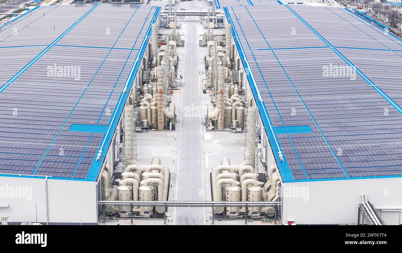 HUAI'AN, CINA - 18 MARZO 2024 - foto aerea scattata alla base di energia solare di Tianhe (fase 1 e fase 2) nella città di Huai 'an, provincia di Jiangsu, 18 marzo 20 Foto Stock
