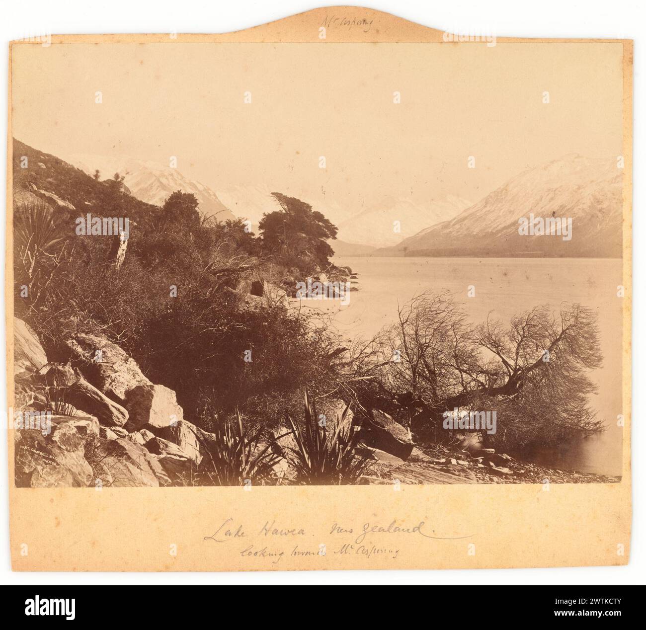 Stampe fotografiche del lago Hawea, stampe in albume, stampe in bianco e nero Foto Stock