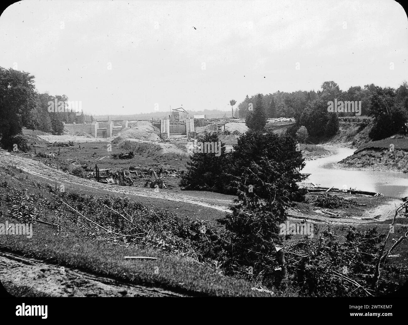 Trasparenza - Diga e chiusa n. 1 in costruzione, Trent Canal, ON, circa 1895 Foto Stock