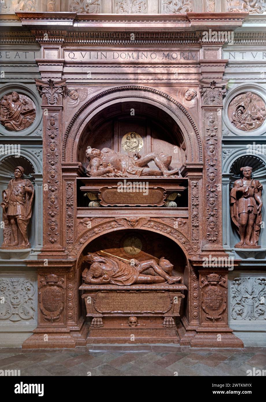Lapide di Sigismondo II Augusto, lapide di Sigismondo i il Vecchio, Cappella di Sigismunds, Cattedrale di Wawel, Castello reale di Wawel Foto Stock